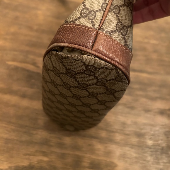 1980s Vintage Gucci GG Monogram Leather Bucket Bag Crossbody *tear* - Picture 7 of 17